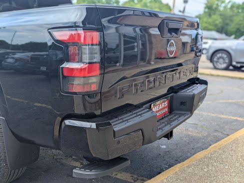 New 2026 Nissan Frontier SV AWD/4WD image 12