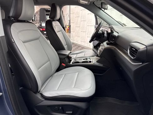 Used 2021 Ford Explorer XLT w/ Equipment Group 202A AWD/4WD image 29