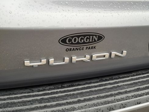 Used 2022 GMC Yukon XL SLT image 45