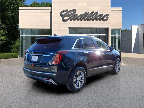 Certified 2022 Cadillac XT5 Premium Luxury image 5
