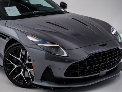 Used 2025 Aston Martin DB12 Coupe RWD image 4