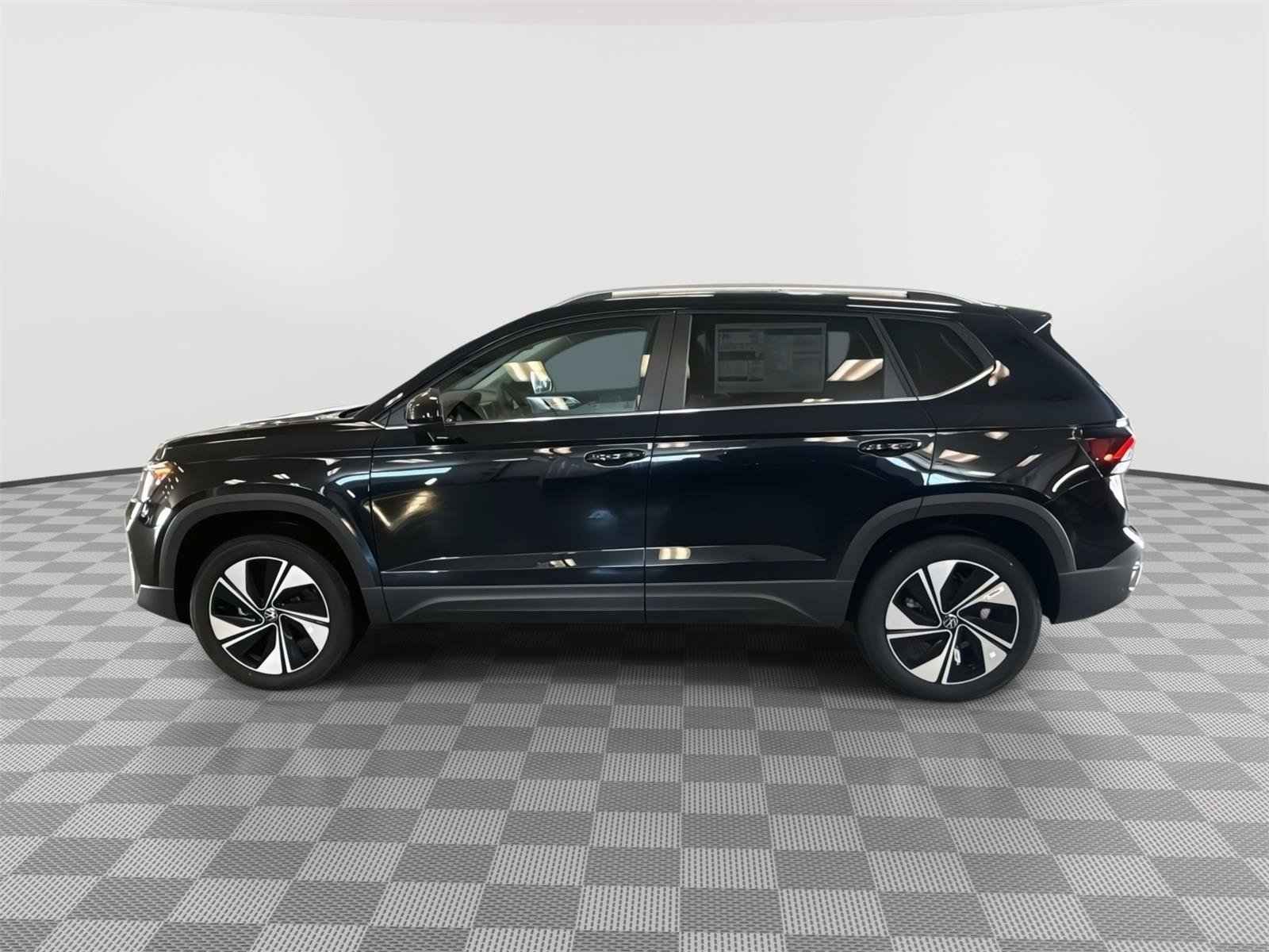 New 2026 Volkswagen Taos SE AWD/4WD image 9