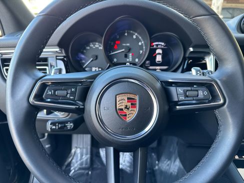 Certified 2025 Porsche Macan image 27
