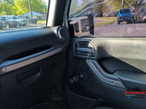Used 2017 Jeep Wrangler Sport AWD/4WD image 21