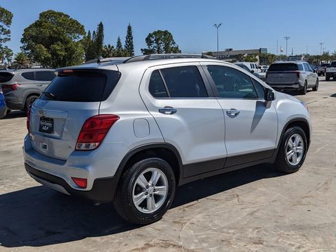 Used 2019 Chevrolet Trax LT w/ LT Convenience Package image 7