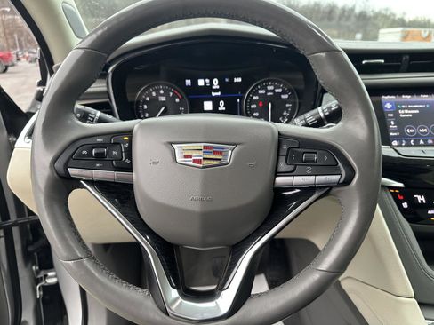Used 2020 Cadillac XT6 Premium Luxury image 9