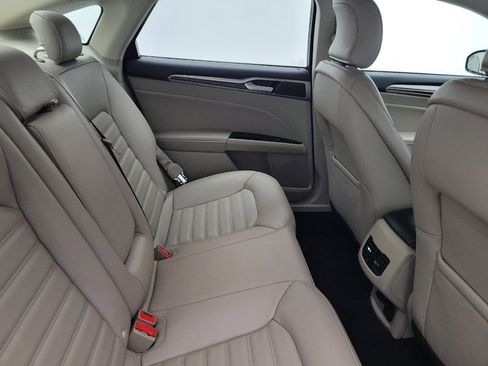 Used 2018 Ford Fusion SE w/ Equipment Group 602A image 19