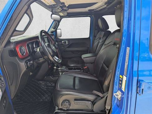 Used 2021 Jeep Wrangler Unlimited Rubicon w/ Cold Weather Group AWD/4WD image 15