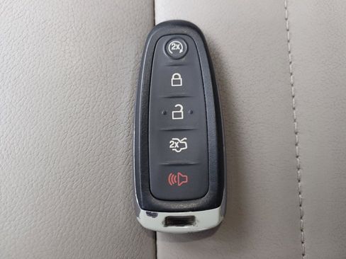 Used 2014 Ford Escape Titanium AWD/4WD image 32