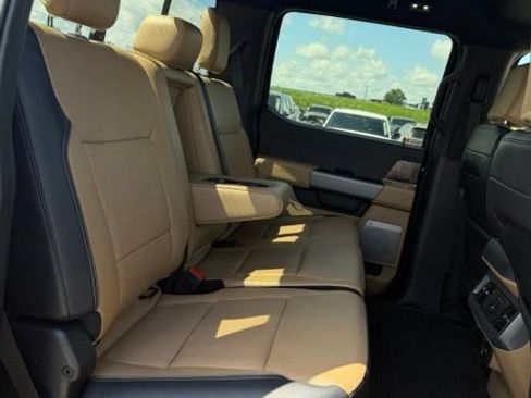 Used 2024 Ford F350 Lariat w/ Lariat Ultimate Package AWD/4WD image 16
