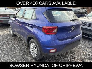 New 2026 Hyundai Venue SE video 3