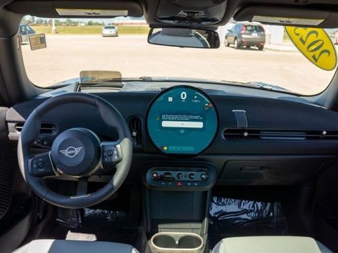 Used 2025 MINI Cooper 2-Door Hardtop FWD image 13