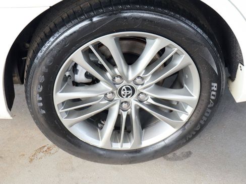 Used 2016 Toyota Camry SE FWD image 38