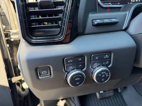 Used 2023 GMC Sierra 1500 AT4X w/ AT4X AEV Edition AWD/4WD image 19