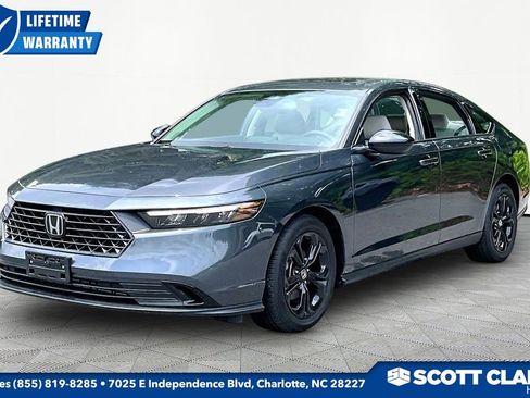 Used 2025 Honda Accord SE image 3