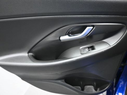 Used 2018 Hyundai Elantra GT image 29