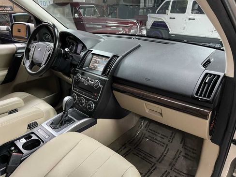 Used 2013 Land Rover LR2 AWD/4WD image 11