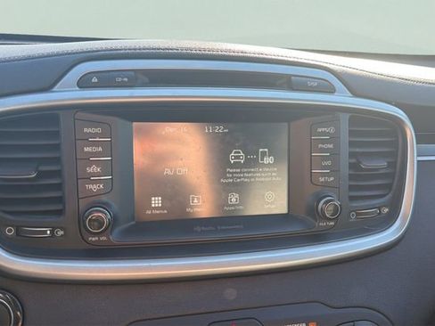 Used 2017 Kia Sorento LX w/ LX Convenience Package image 10