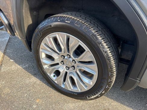 Used 2021 GMC Sierra 1500 Denali w/ Denali Ultimate Package image 9