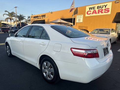 Used 2009 Toyota Camry LE image 3