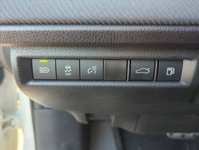 Used 2025 Toyota Camry SE w/ Convenience Package FWD image 11