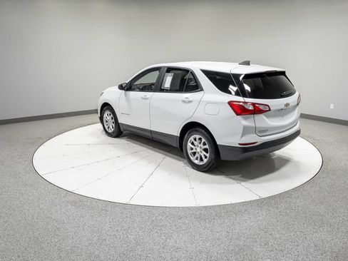 Used 2021 Chevrolet Equinox LS FWD image 28