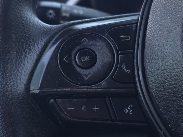 Used 2020 Toyota Corolla LE FWD image 17