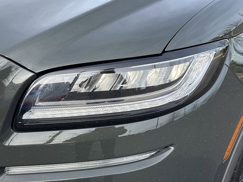 Used 2022 Lincoln Nautilus Reserve w/ Equipment Group 201A image 11