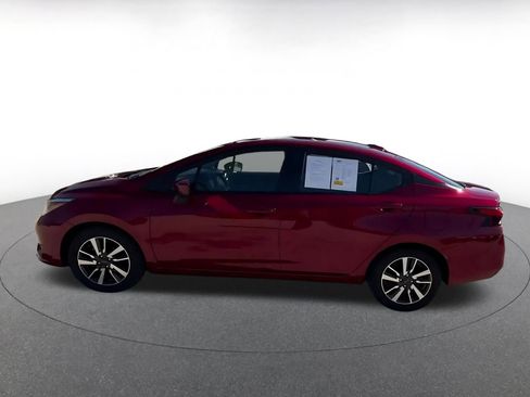 Used 2025 Nissan Versa SV image 8