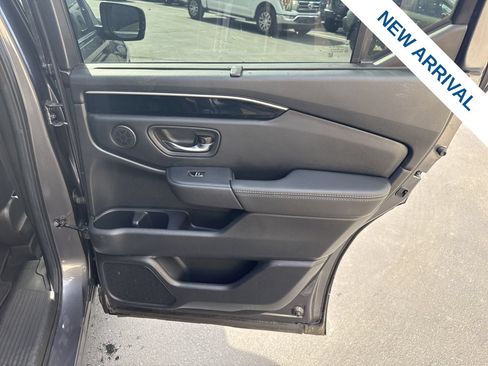 Used 2025 Honda Pilot Touring image 12