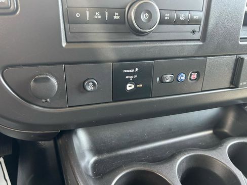 Used 2022 Chevrolet Express 2500 w/ Driver Convenience Package image 15