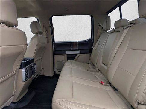 Used 2015 Ford F150 Lariat image 16