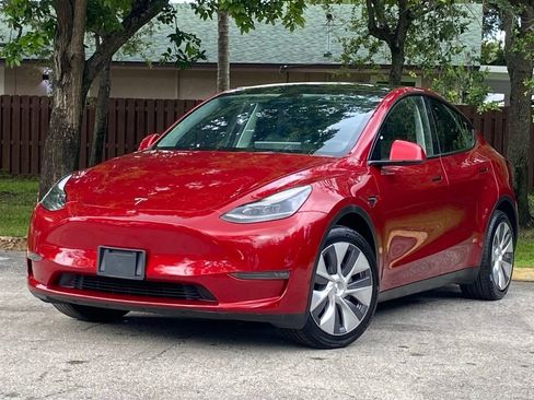 Used 2024 Tesla Model Y Long Range AWD/4WD image 5
