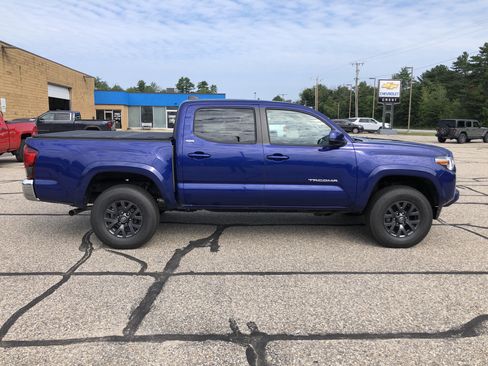 Used 2023 Toyota Tacoma SR5 AWD/4WD image 2