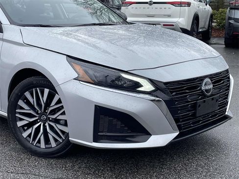 Used 2024 Nissan Altima 2.5 SV image 9