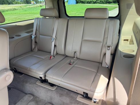 Used 2010 GMC Yukon XL Denali AWD/4WD image 39