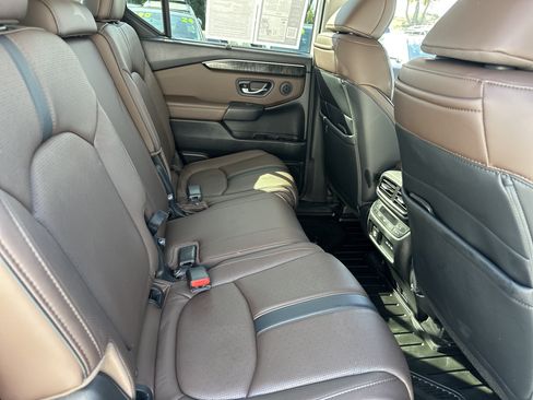 Used 2025 Honda Pilot Elite image 14