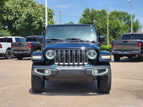 Used 2023 Jeep Wrangler Unlimited Sahara w/ Cold Weather Group AWD/4WD image 2