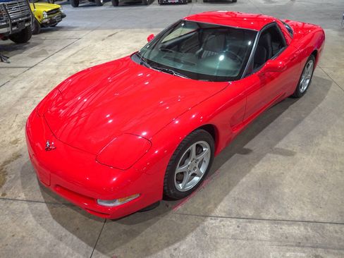 Used 2001 Chevrolet Corvette Coupe RWD image 15