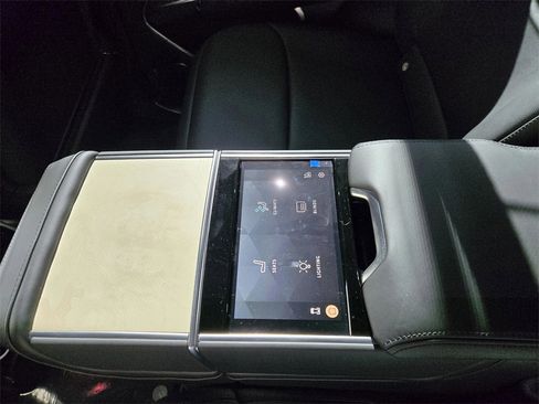 New 2026 Land Rover Range Rover SV image 7