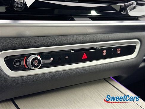 Used 2023 BMW X7 M60i w/ Executive Package image 33