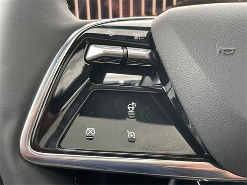 New 2025 Cadillac Lyriq Luxury image 21