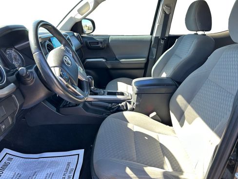 Used 2021 Toyota Tacoma SR5 w/ Technology Package image 10