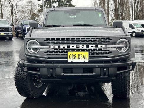 New 2025 Ford Bronco Badlands image 2