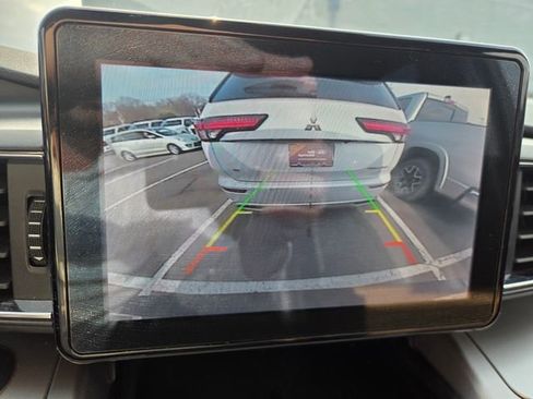 Used 2021 Ford Explorer XLT w/ Equipment Group 202A image 10