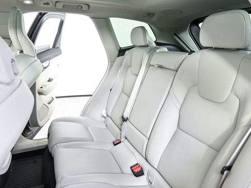 Used 2023 Volvo XC60 B5 Ultimate w/ Protection Package Premier FWD image 23