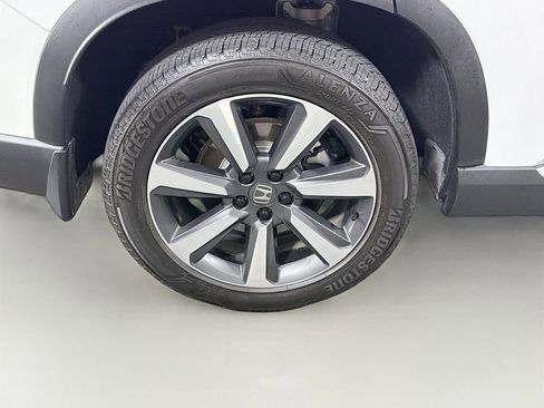 Used 2025 Honda Pilot Elite image 35