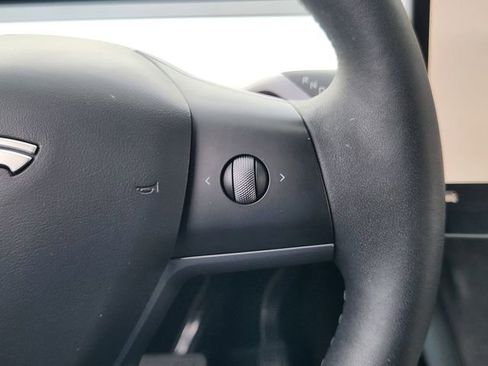 Used 2024 Tesla Model Y Long Range AWD/4WD image 22