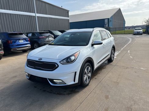Used 2019 Kia Niro LX FWD image 1