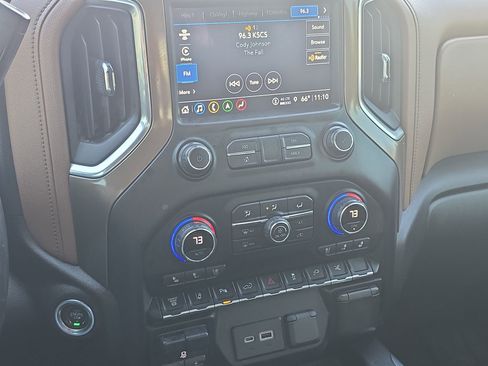 Used 2021 Chevrolet Silverado 3500 High Country w/ Technology Package image 17